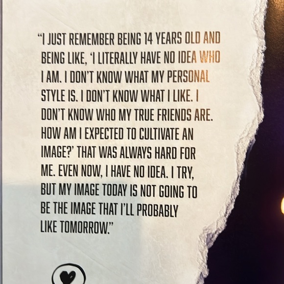 The Ultimate Olivia Rodrigo Fan Book - Picture 5 of 6